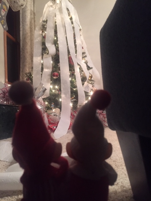 Elf on the Shelf TP the Christmas Tree tamcam10 2